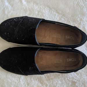 Tom's faux velvet black slip ons size 7